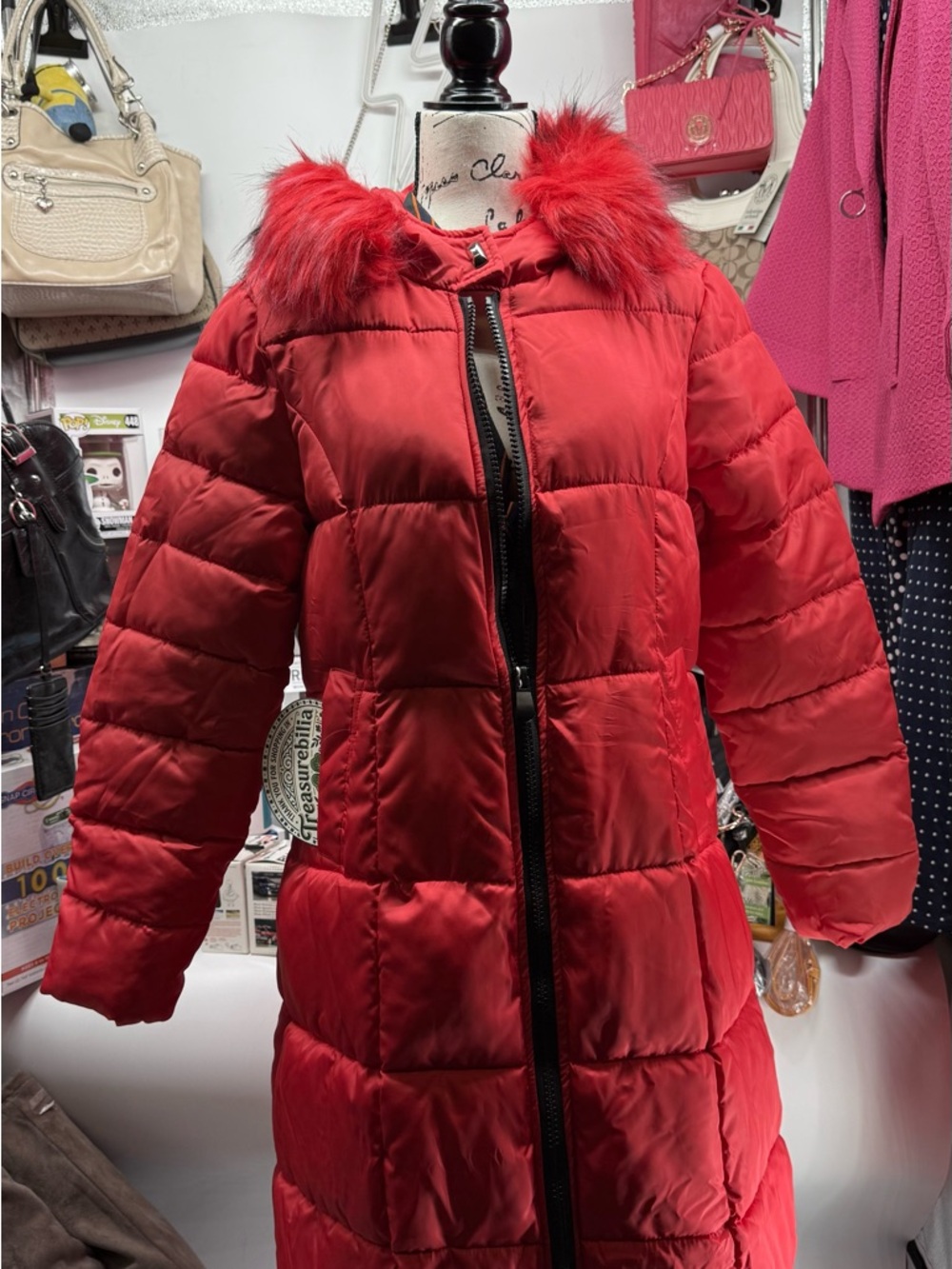 Red Puffer Coat with removable Faux Fur Trim - Women Top/bottom zip with pocket - Picture 3 of 17
